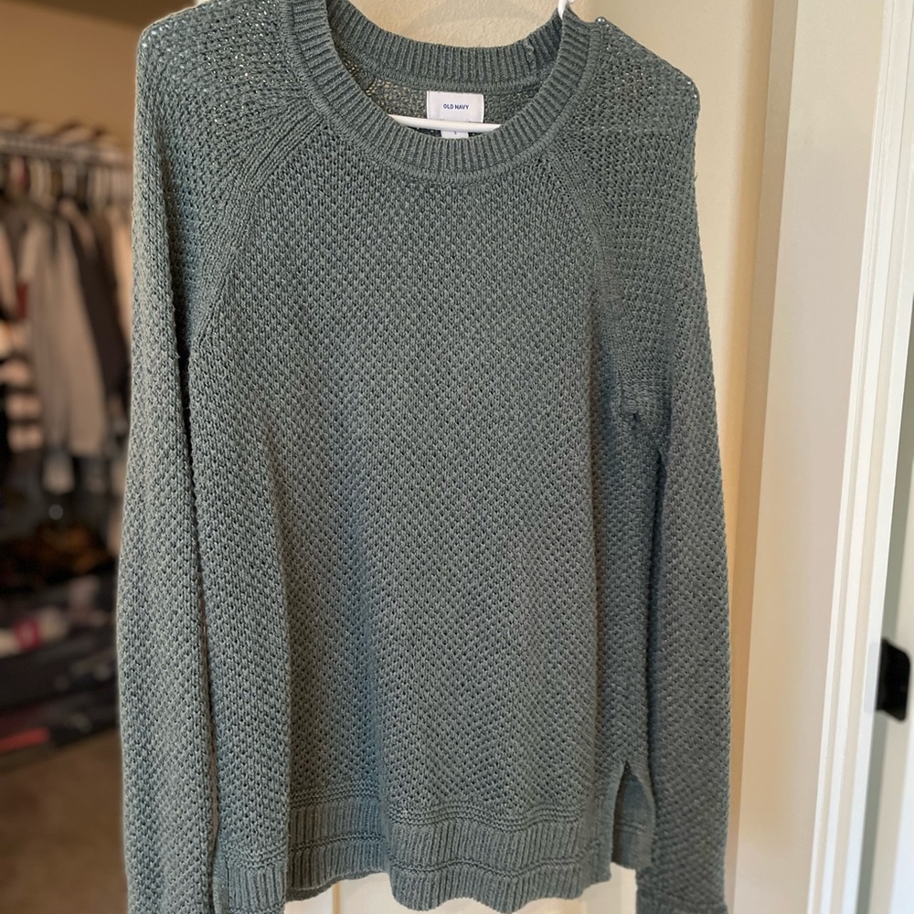 Old navy sweater